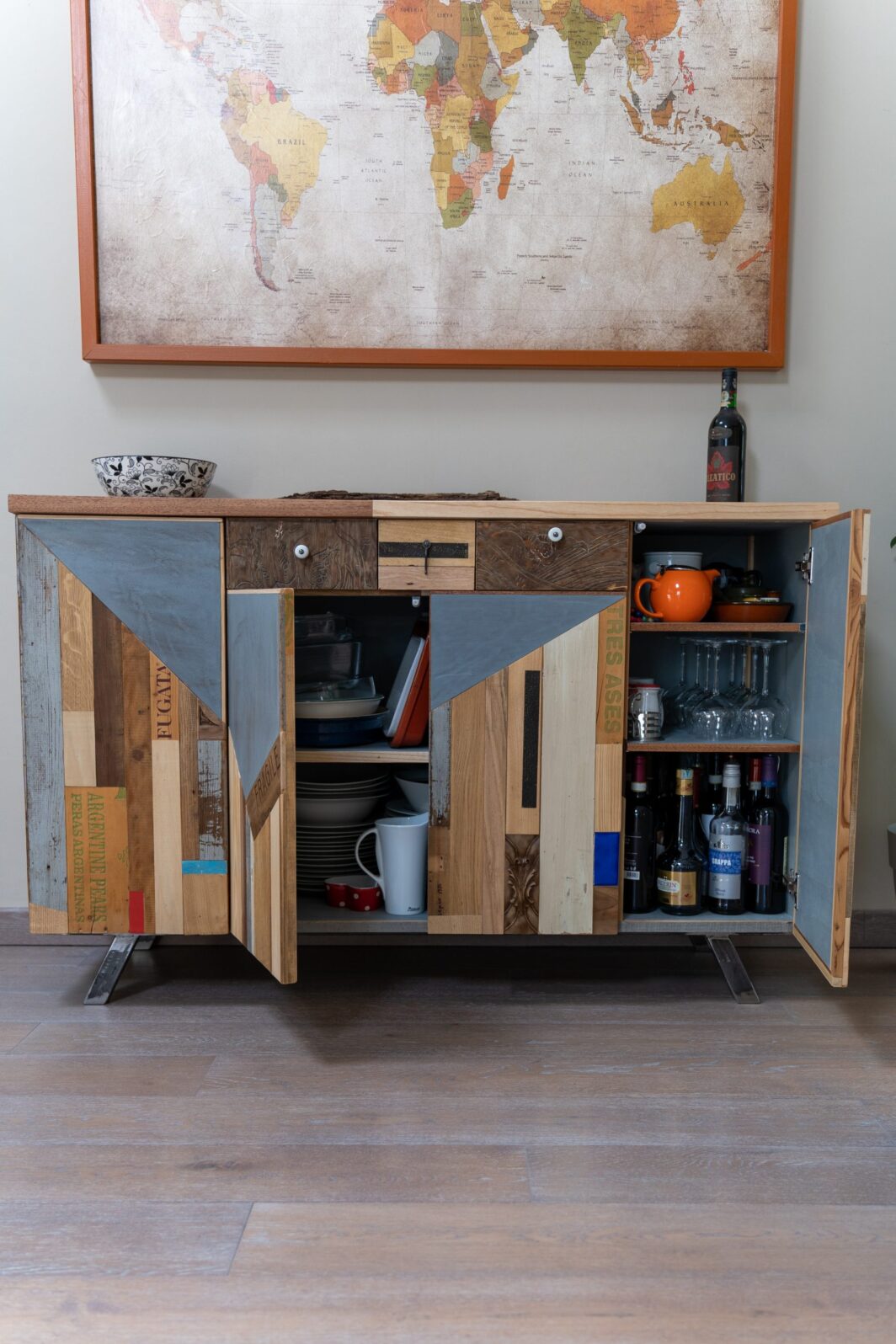 Credenza artigianale realizzata con legno di recupero MONDO - immagine 5